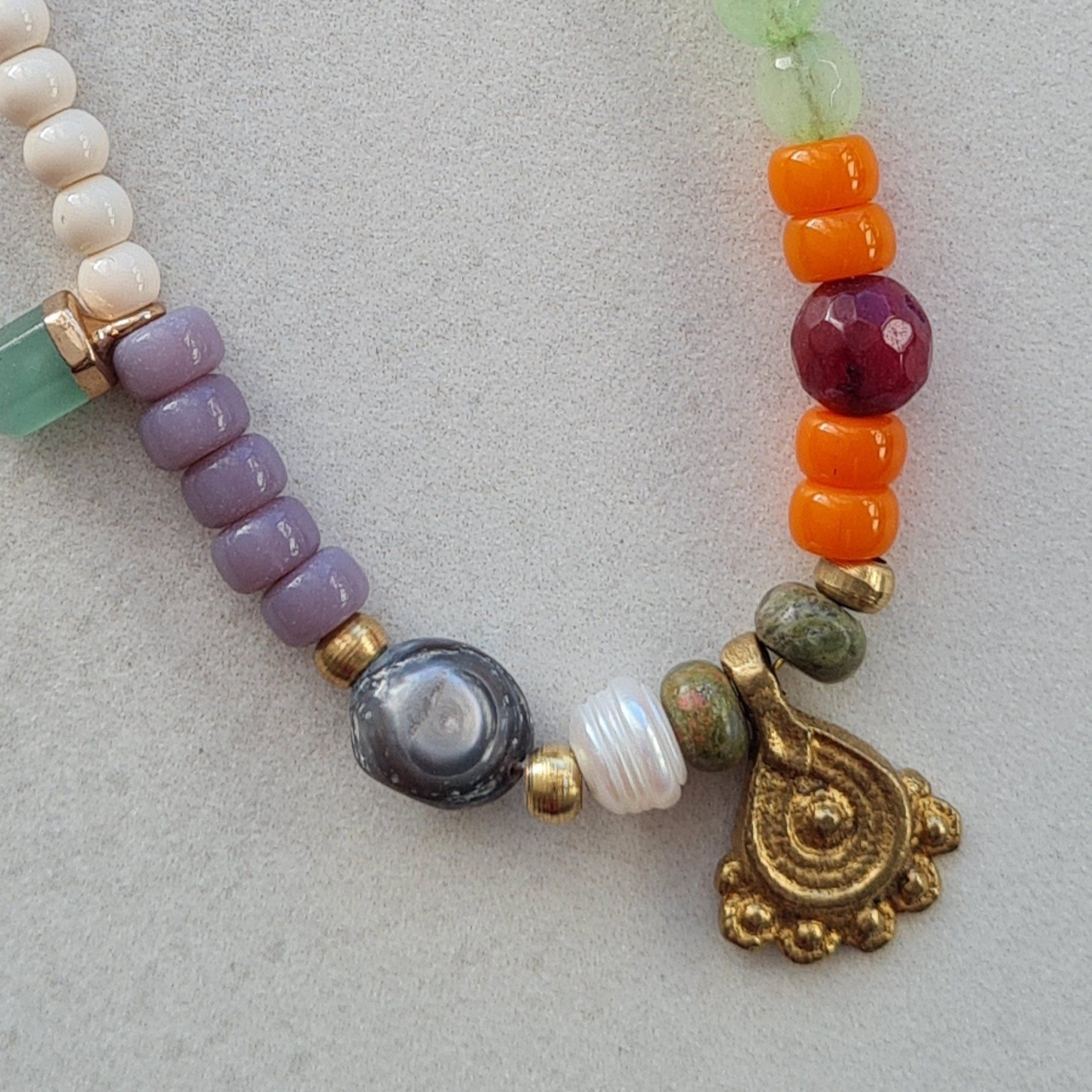 Collar Nepal Ritual Burdeos