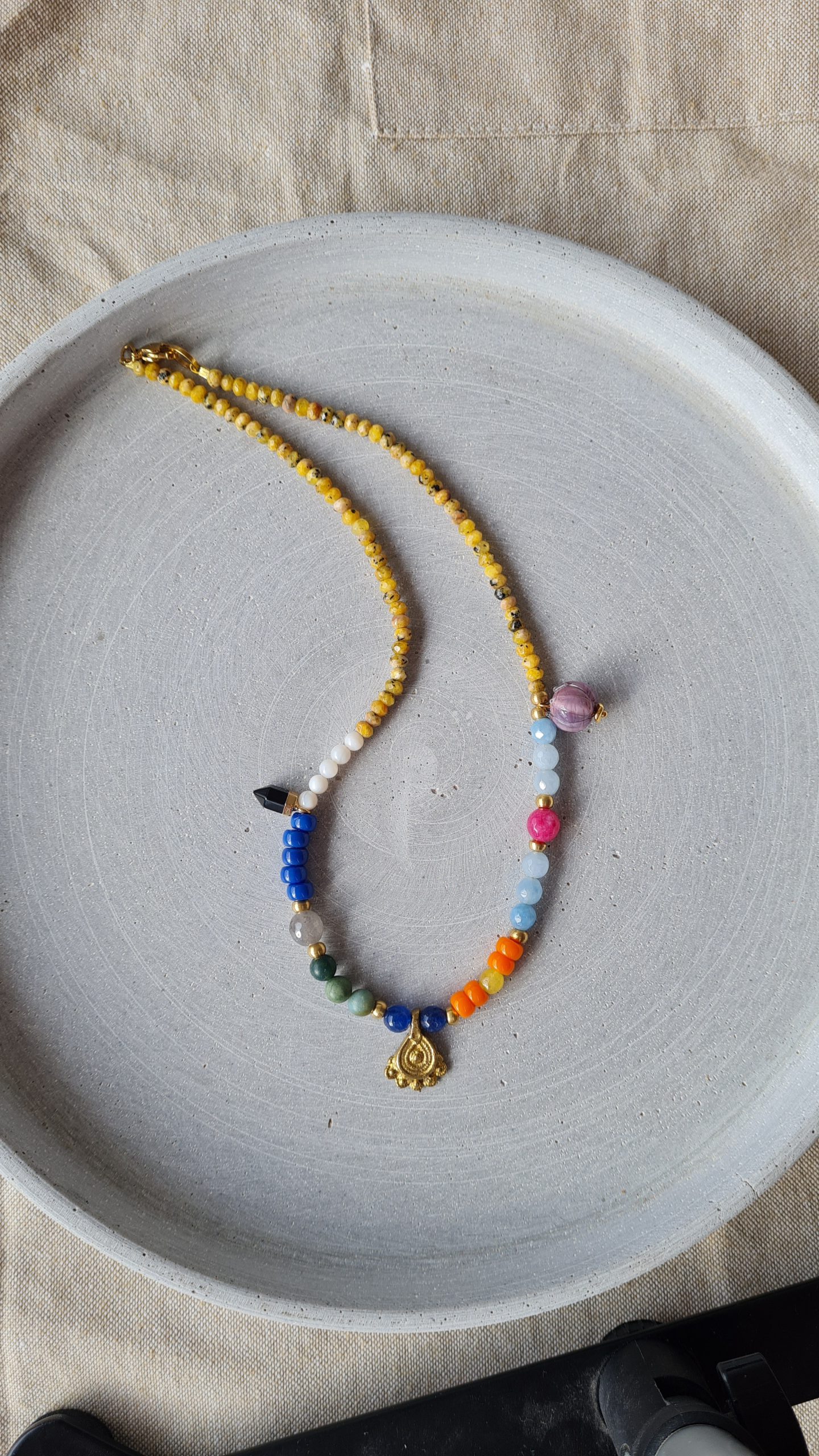 Collar Nepal Ritual Mostaza - Imagen 3