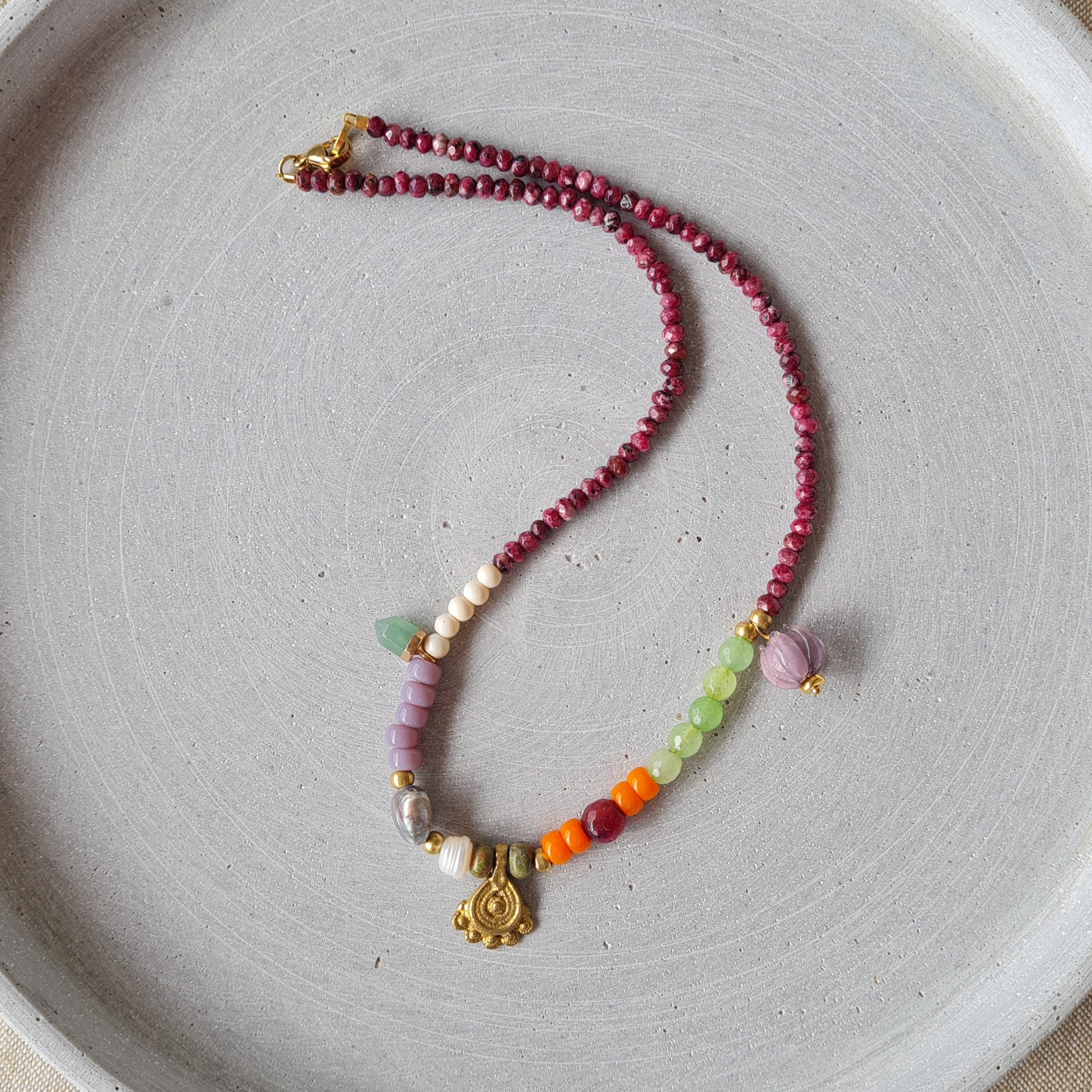 Collar Nepal Ritual Burdeos - Imagen 3